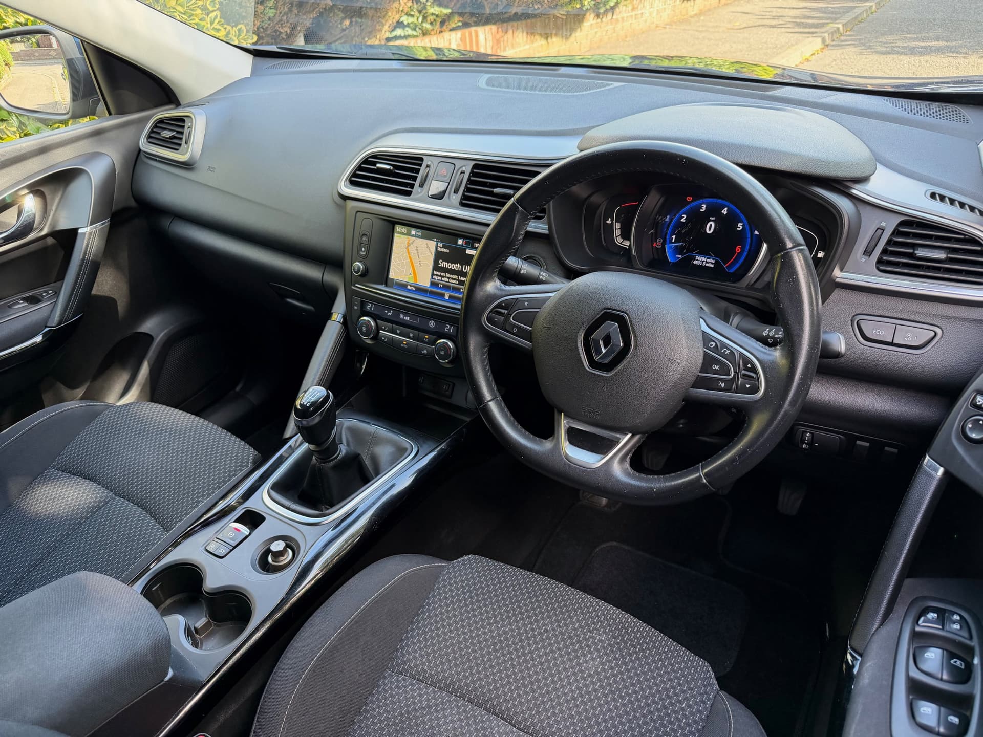 2018 Renault Kadjar 1.3 TCe Dynamique Nav - LMC Cars Belfast - photo 13 of 25