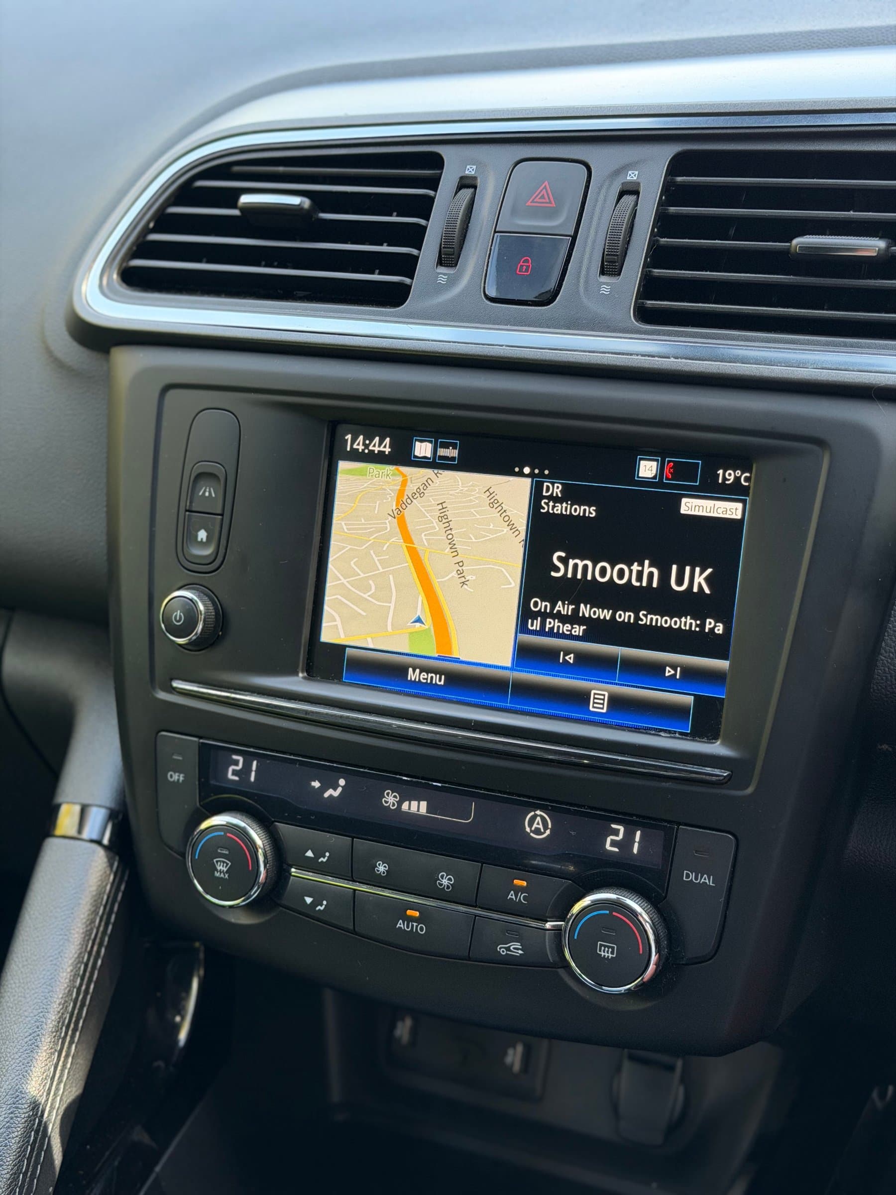 2018 Renault Kadjar 1.3 TCe Dynamique Nav - LMC Cars Belfast - photo 16 of 25