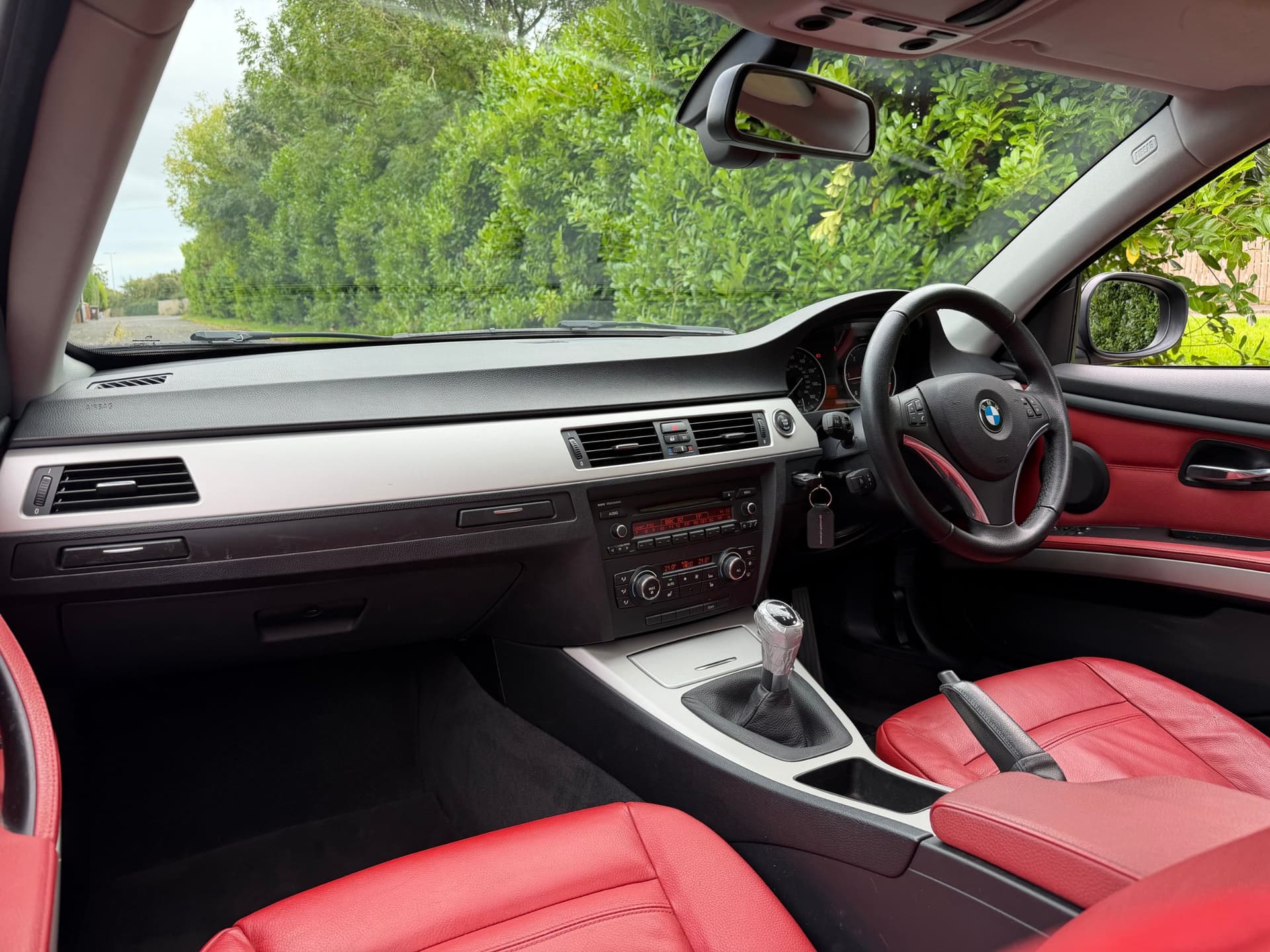 2009 BMW 320d SE Coupe - LMC Cars Belfast - photo 15 of 24