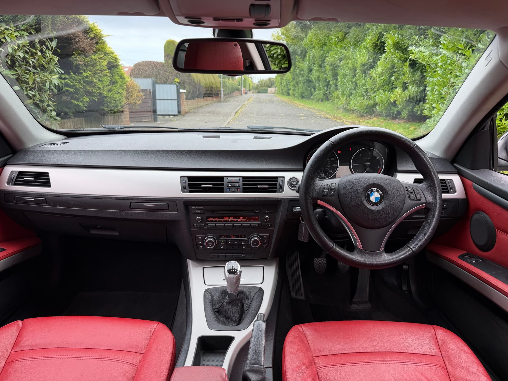 2009 BMW 320d SE Coupe - LMC Cars Belfast - photo 16 of 24