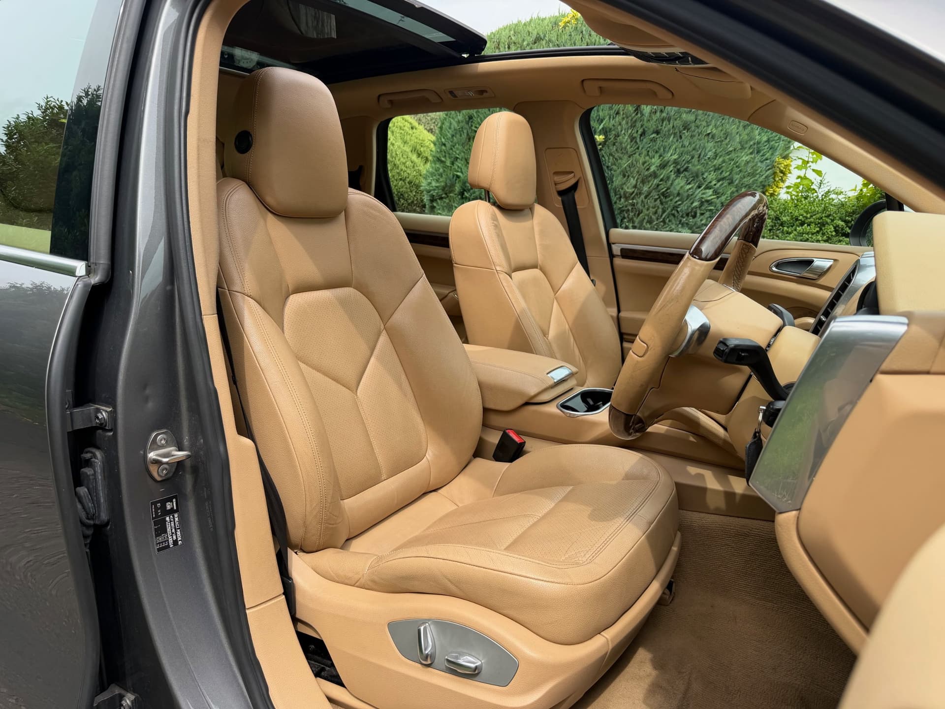 2012 Porsche Cayenne - LMC Cars Belfast - photo 22 of 36