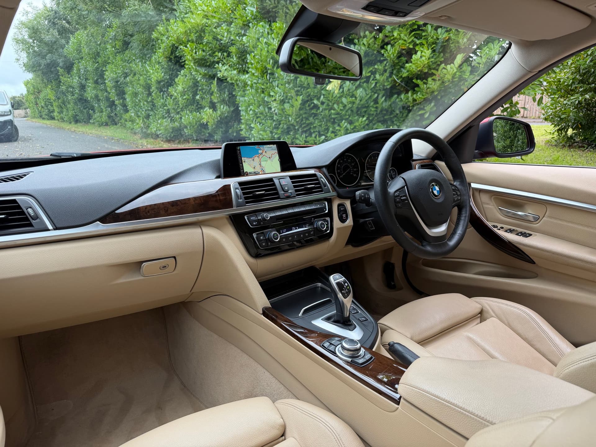 2016 BMW 320i Luxury Auto - LMC Cars Belfast - photo 18 of 32