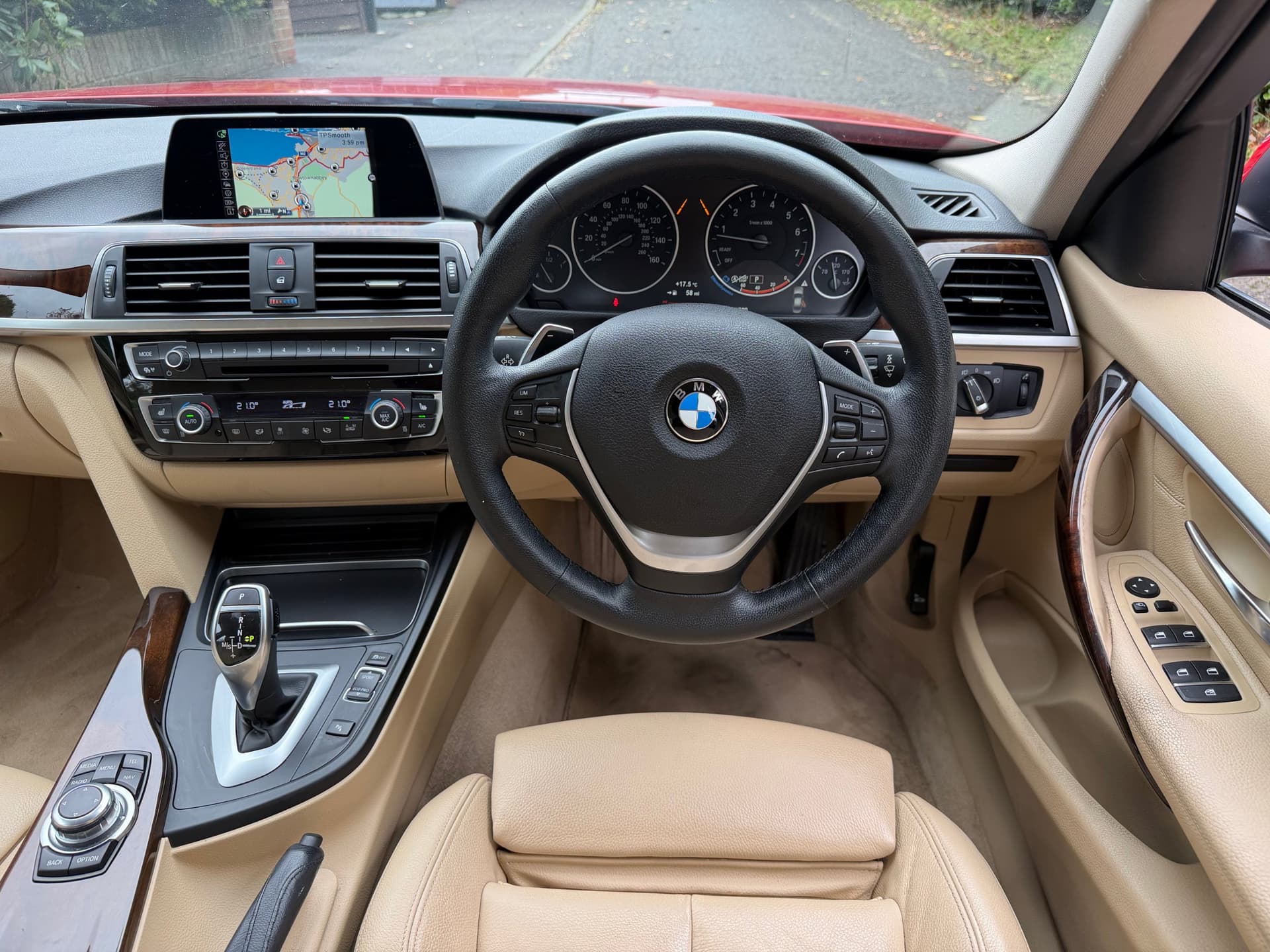 2016 BMW 320i Luxury Auto - LMC Cars Belfast - photo 22 of 32