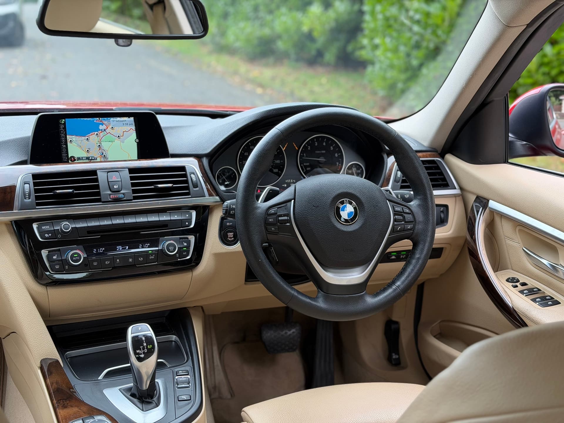 2016 BMW 320i Luxury Auto - LMC Cars Belfast - photo 24 of 32