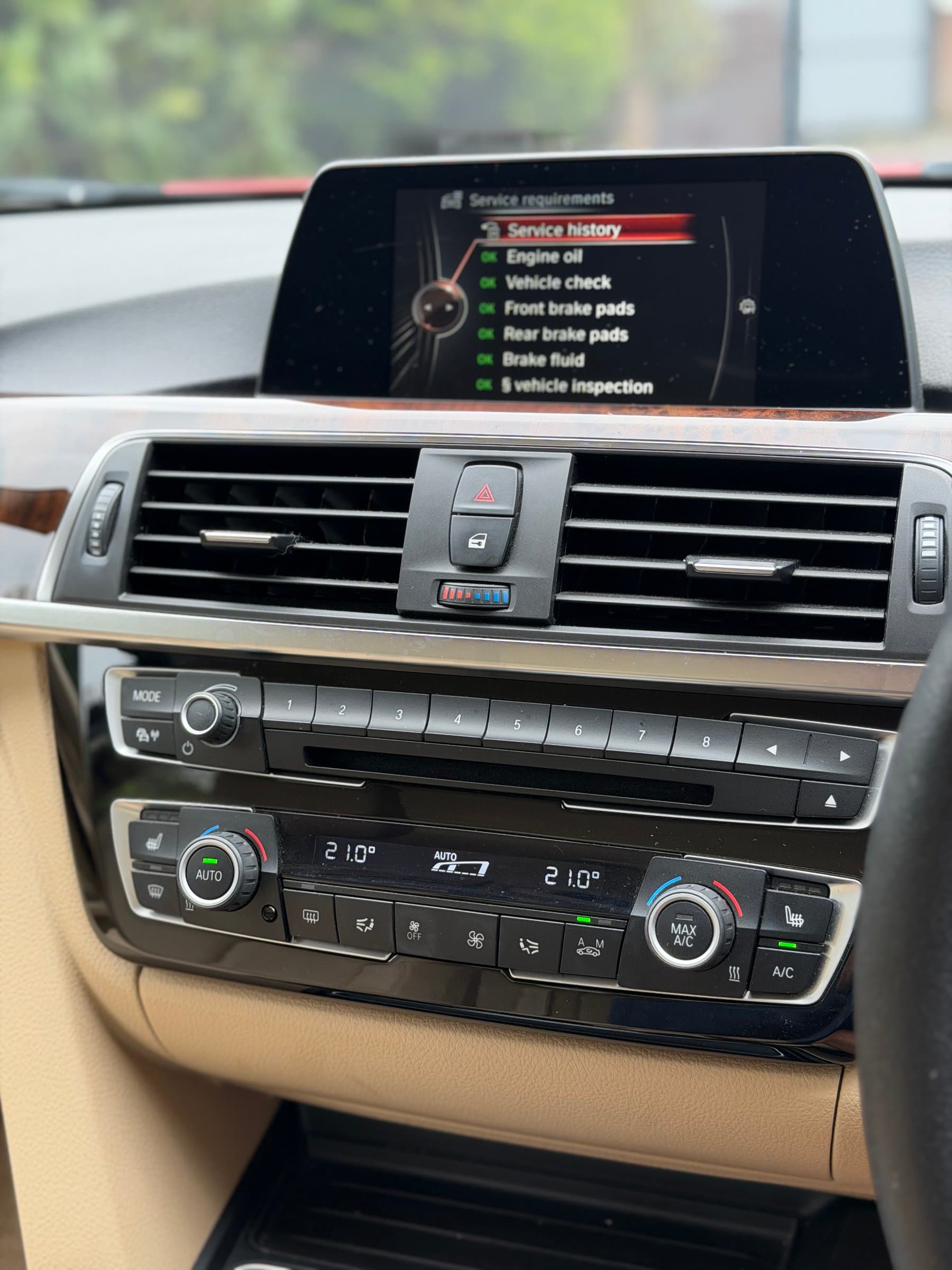 2016 BMW 320i Luxury Auto - LMC Cars Belfast - photo 25 of 32