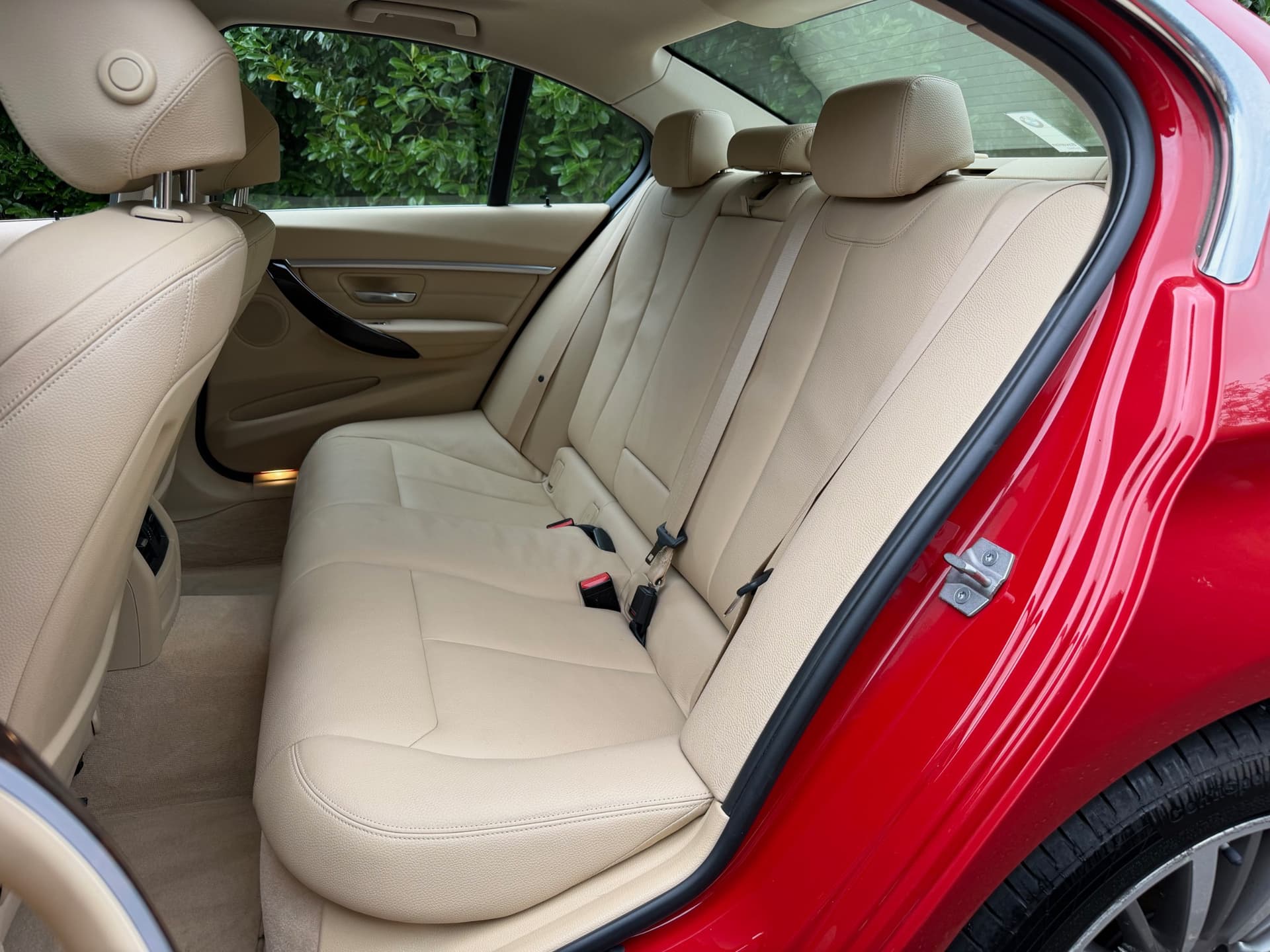2016 BMW 320i Luxury Auto - LMC Cars Belfast - photo 29 of 32