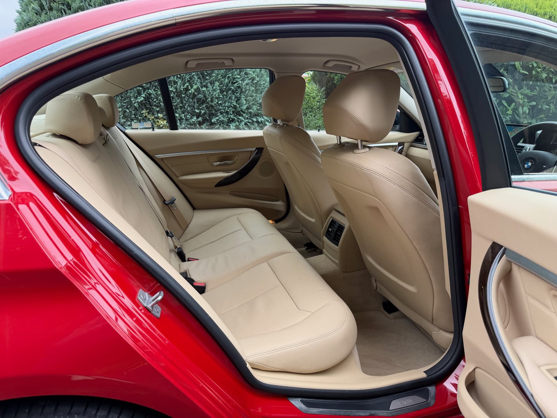 2016 BMW 320i Luxury Auto - LMC Cars Belfast - photo 30 of 32