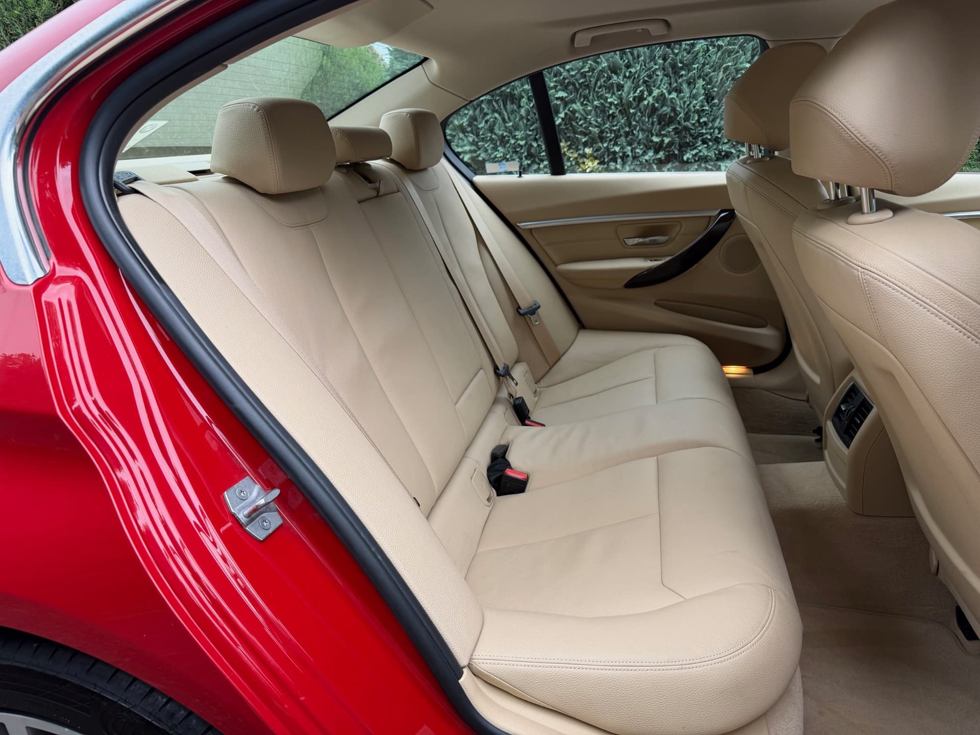 2016 BMW 320i Luxury Auto - LMC Cars Belfast - photo 31 of 32