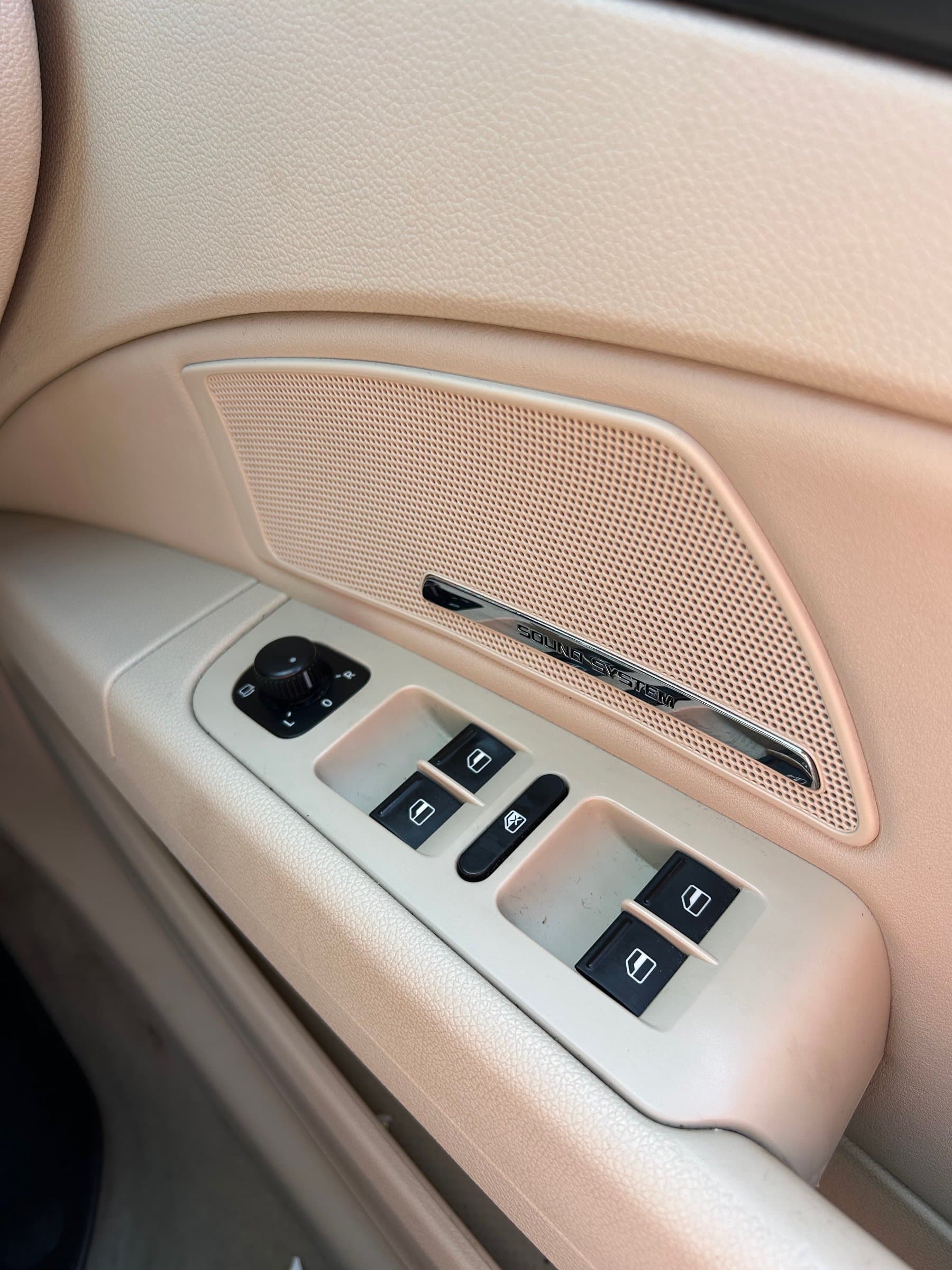2011 Skoda Superb 3.6 V6 Elegance DSG Estate - LMC Cars Belfast - photo 27 of 38