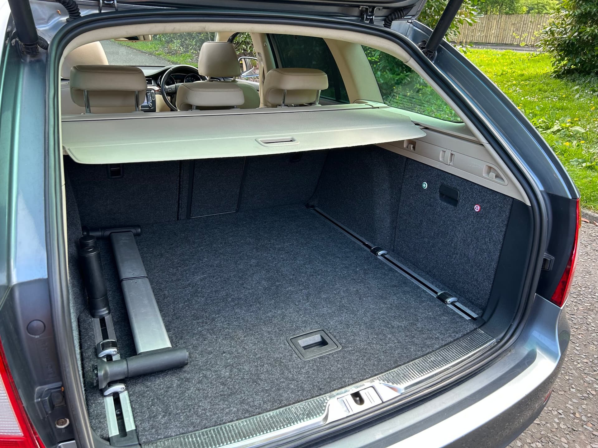 2011 Skoda Superb 3.6 V6 Elegance DSG Estate - LMC Cars Belfast - photo 35 of 38