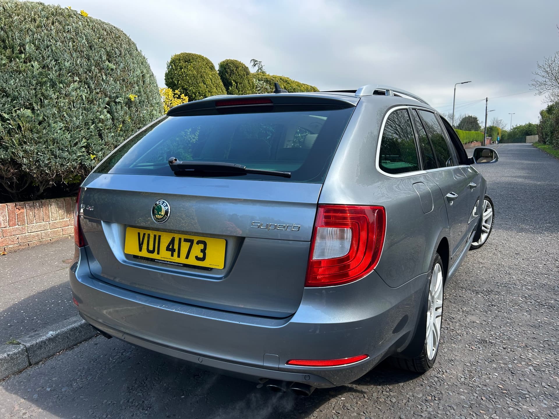 2011 Skoda Superb 3.6 V6 Elegance DSG Estate - LMC Cars Belfast - photo 5 of 38
