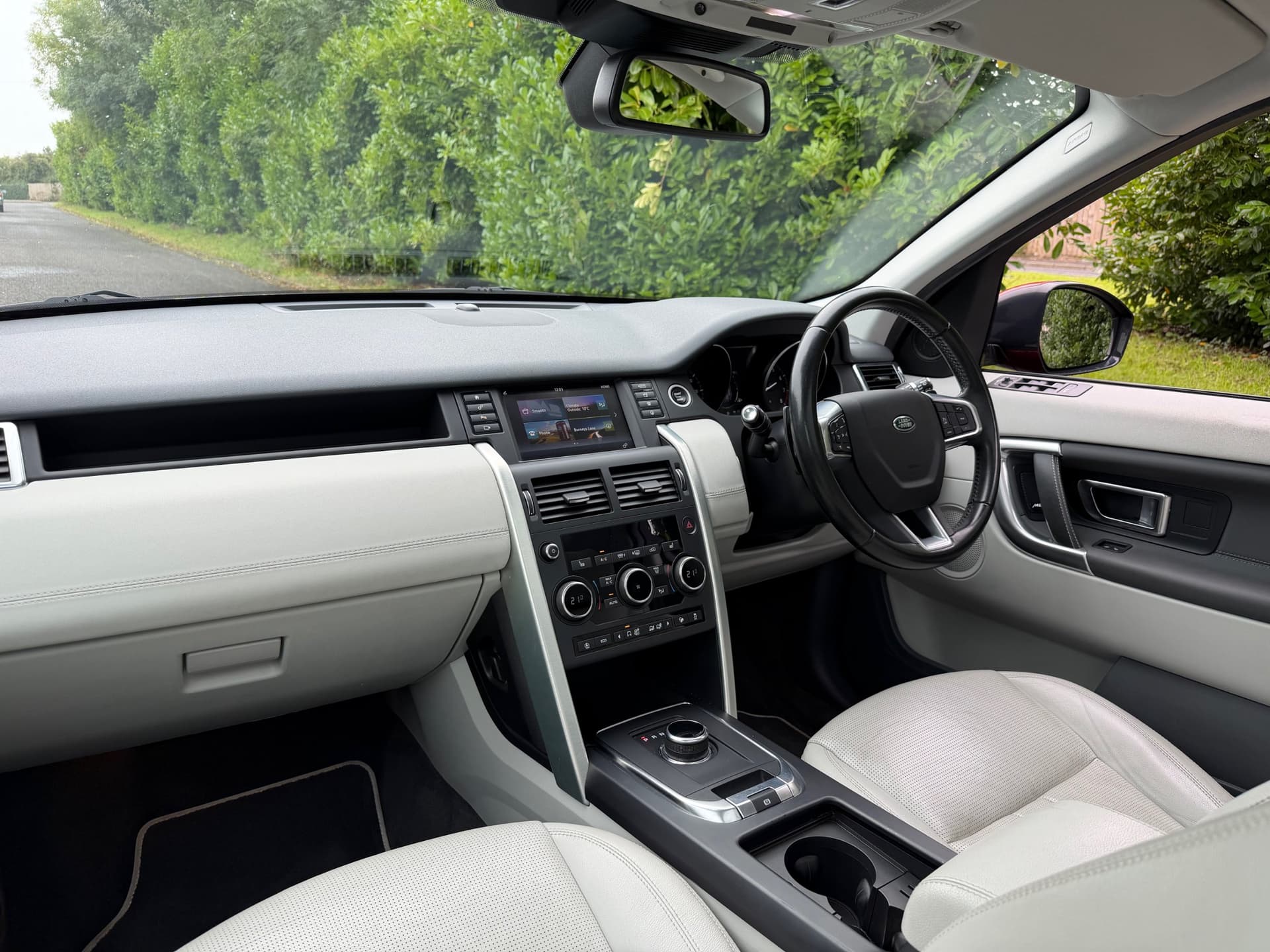 2019 Land Rover Discovery Sport 2.0 Si4 HSE - LMC Cars Belfast - photo 15 of 35
