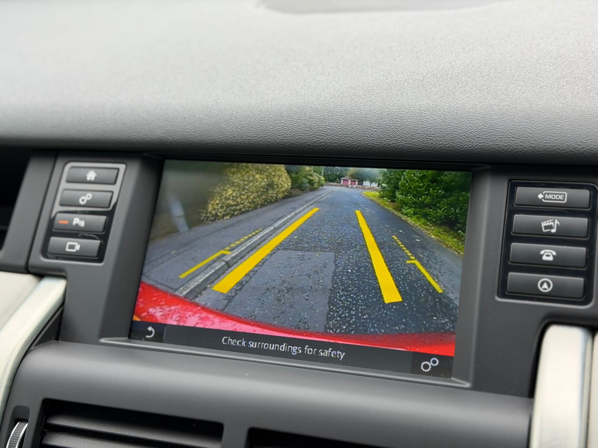2019 Land Rover Discovery Sport 2.0 Si4 HSE - LMC Cars Belfast - photo 18 of 35