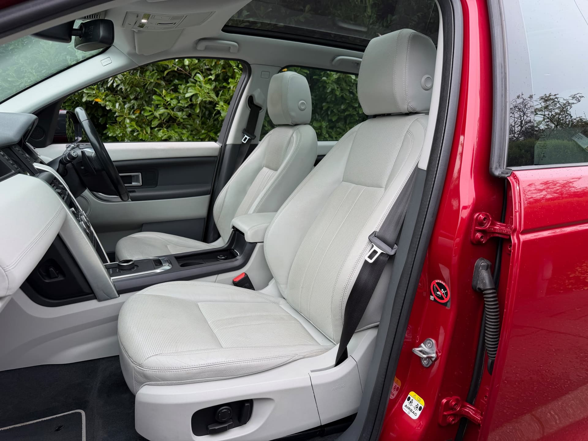 2019 Land Rover Discovery Sport 2.0 Si4 HSE - LMC Cars Belfast - photo 22 of 35