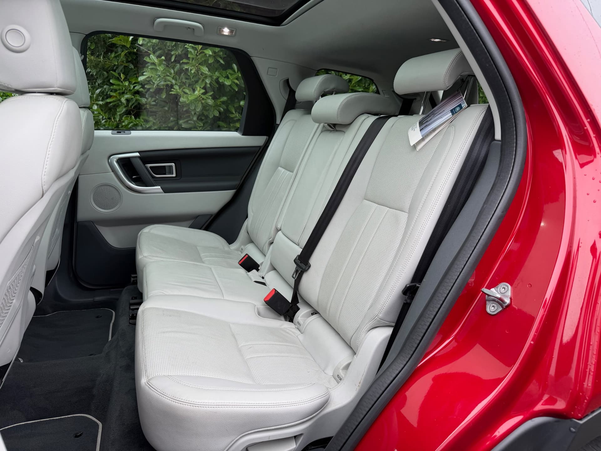 2019 Land Rover Discovery Sport 2.0 Si4 HSE - LMC Cars Belfast - photo 24 of 35