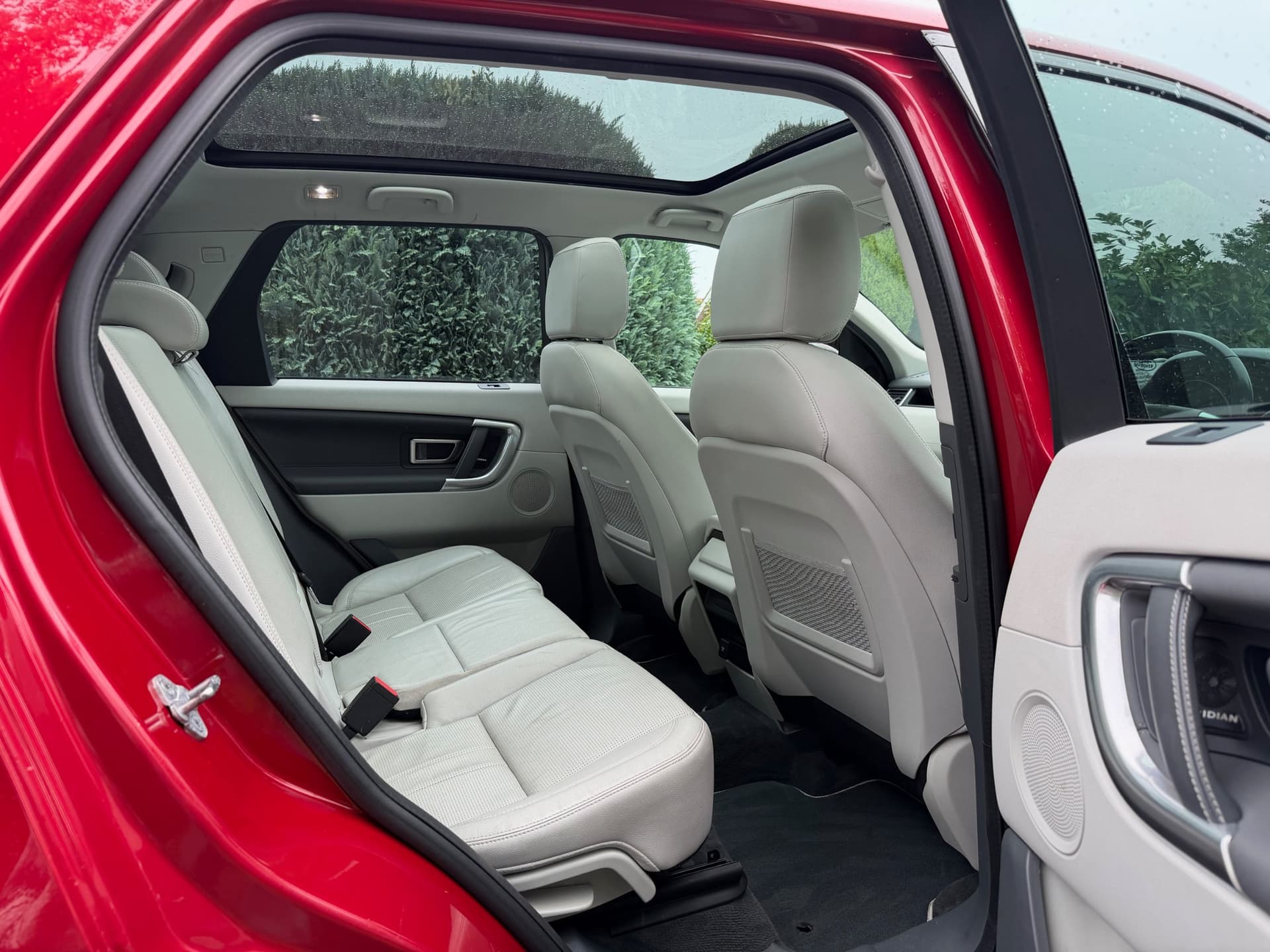 2019 Land Rover Discovery Sport 2.0 Si4 HSE - LMC Cars Belfast - photo 27 of 35