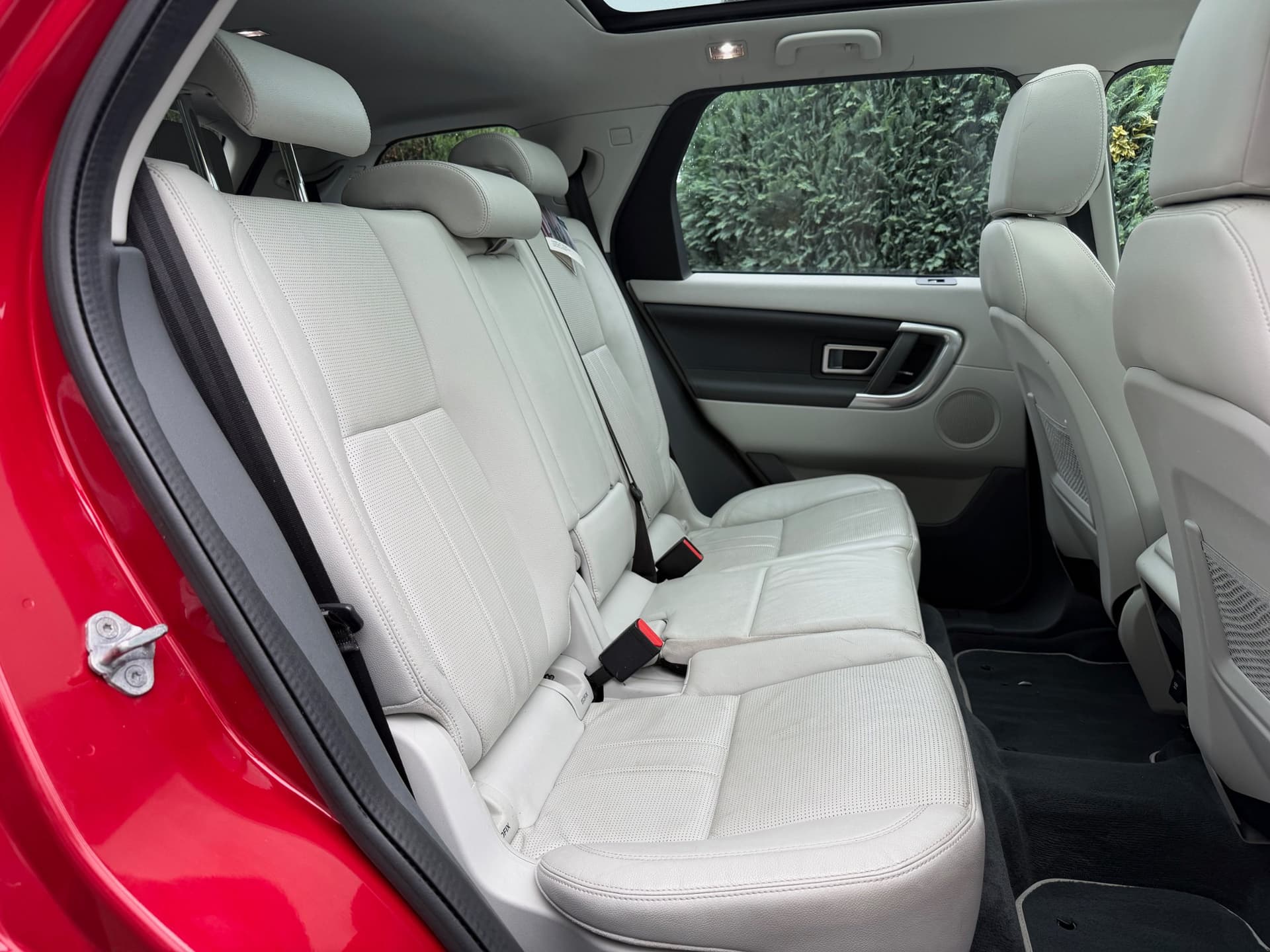 2019 Land Rover Discovery Sport 2.0 Si4 HSE - LMC Cars Belfast - photo 28 of 35