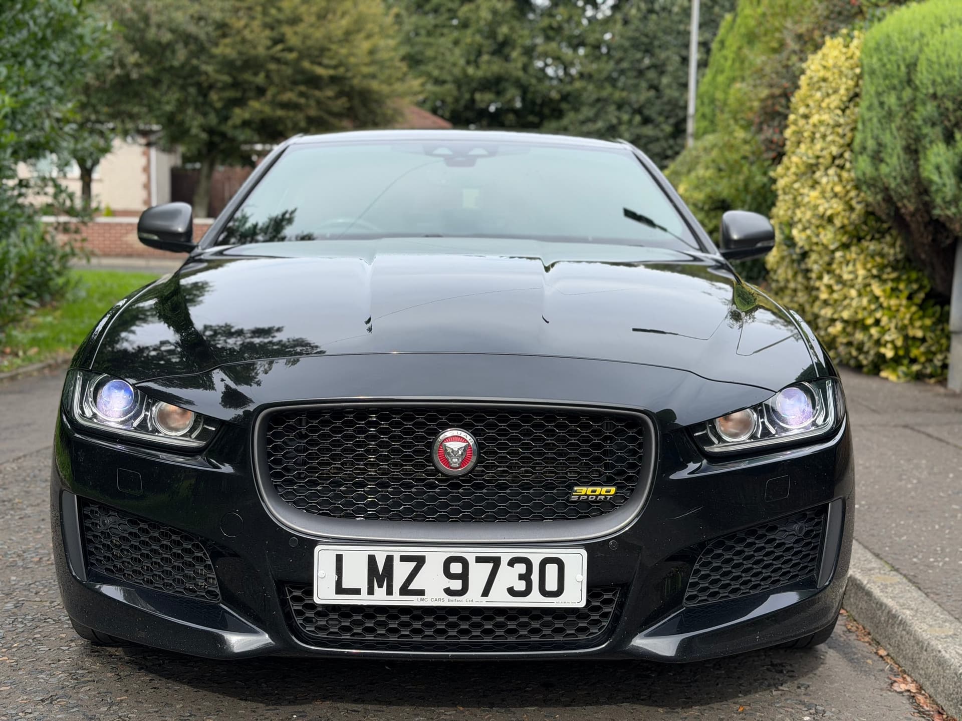 2019 Jaguar XE 2.0i 300 Sport AWD - LMC Cars Belfast - photo 9 of 10