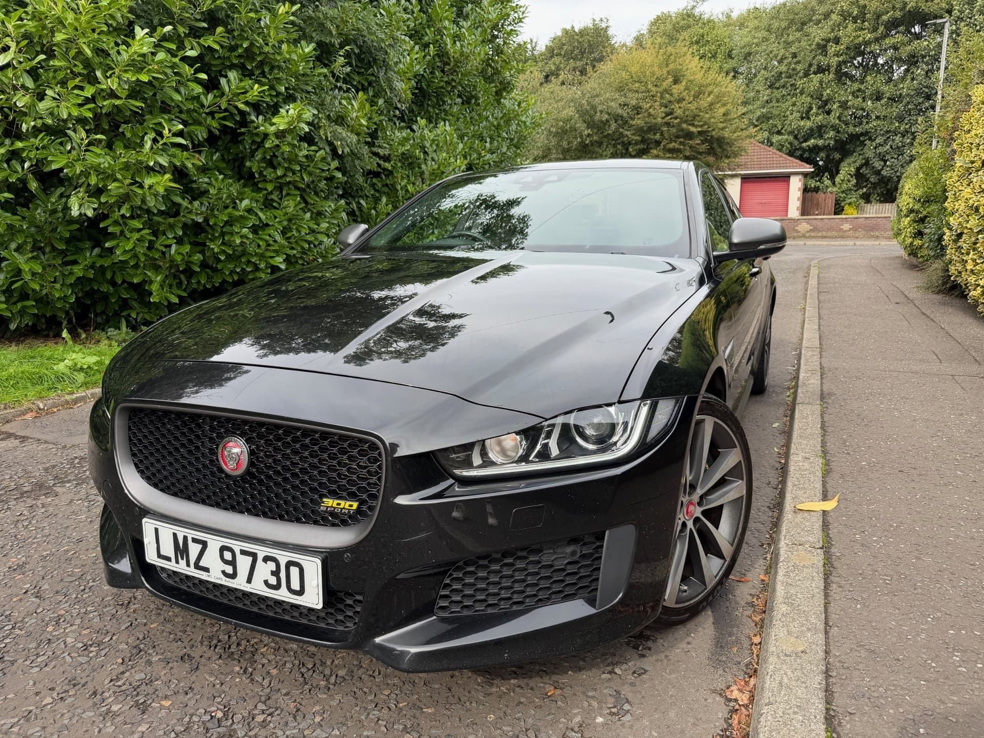 2019 Jaguar XE 2.0i 300 Sport AWD - LMC Cars Belfast - photo 8 of 10