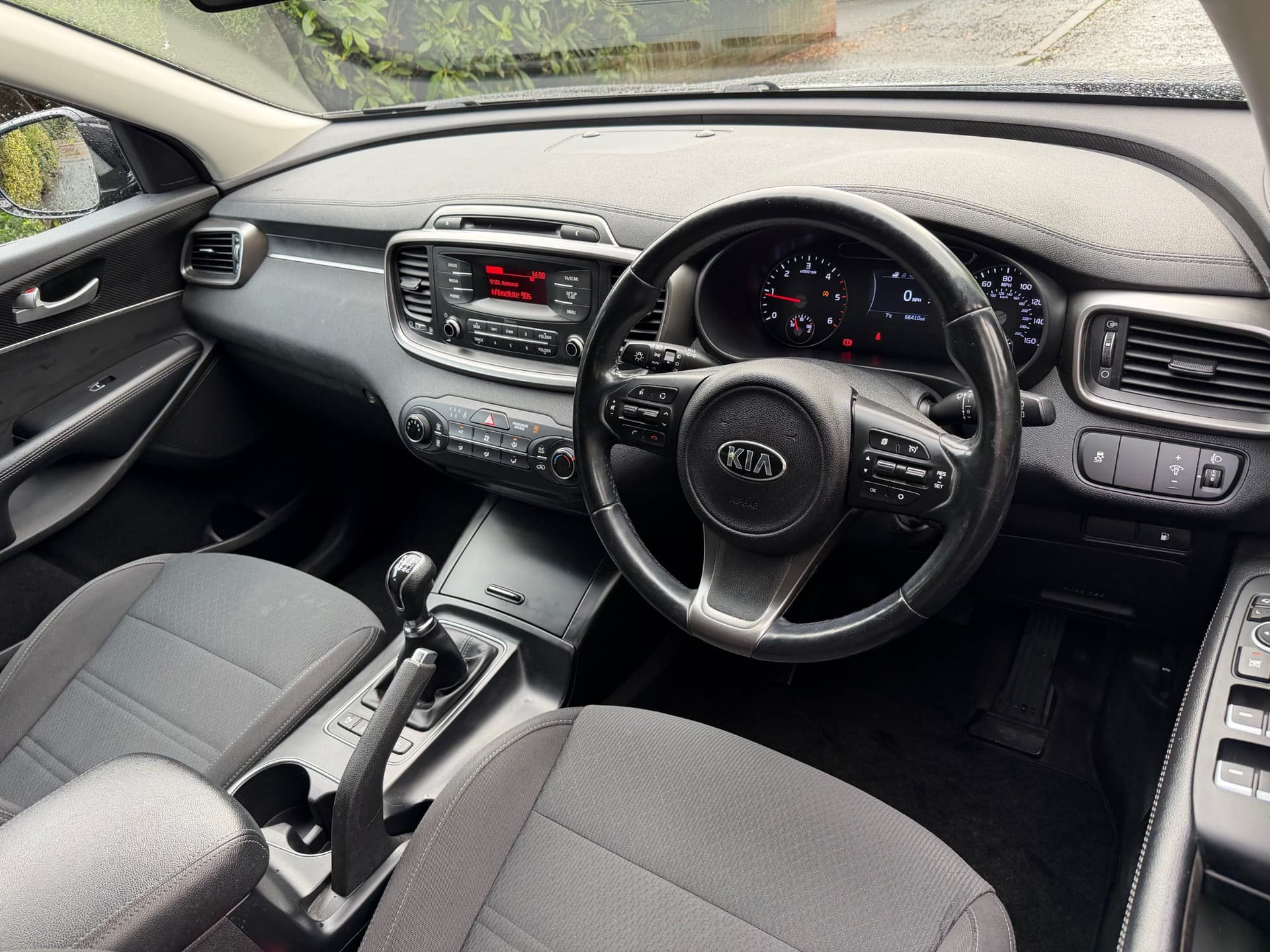 2017 Kia Sorento 2.2 CRDi KX-1 AWD - LMC Cars Belfast - photo 15 of 34
