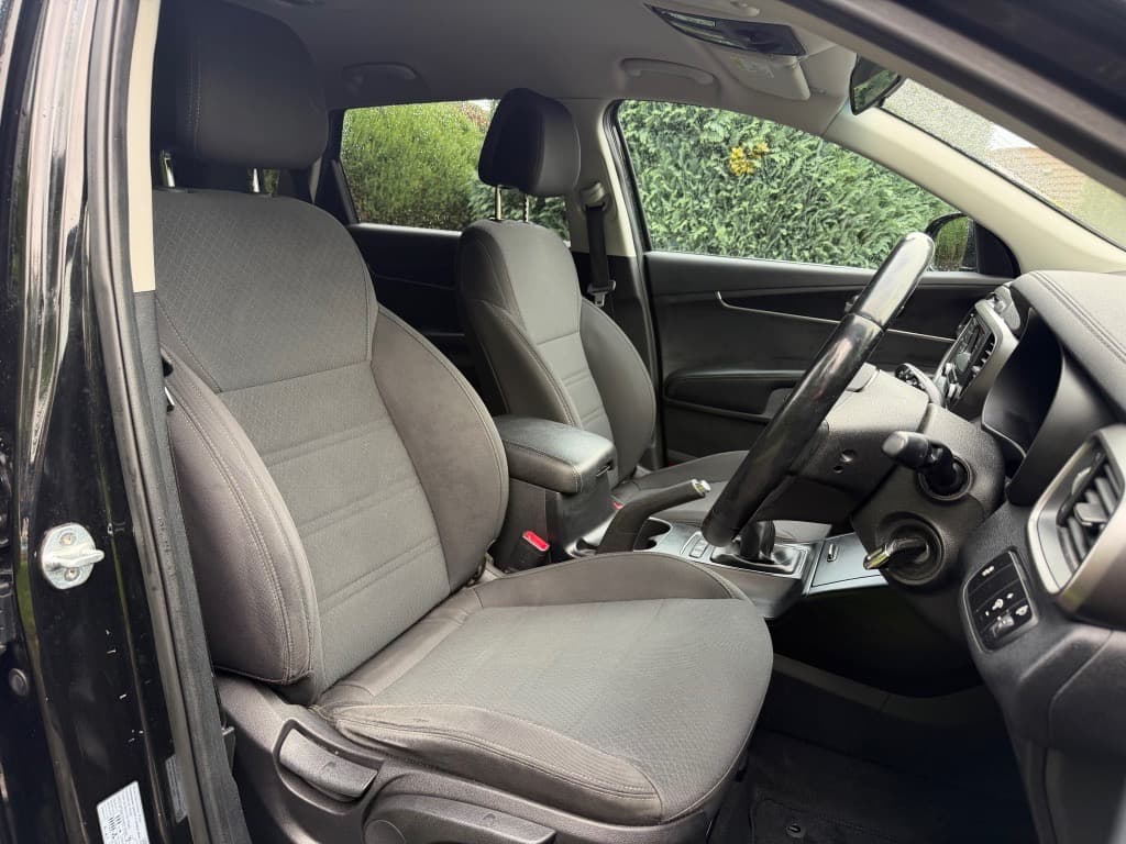 2017 Kia Sorento 2.2 CRDi KX-1 AWD - LMC Cars Belfast - photo 25 of 34